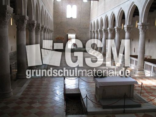 Italien Venetien Aquileia Basilica S. Maria 024.JPG
